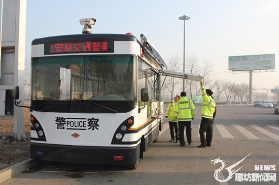 河北三河新型移動(dòng)警務(wù)室上路    助力道路交通管(圖1)