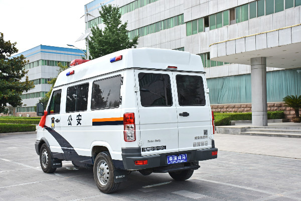 忠誠(chéng)鐵衛(wèi) 守護(hù)平安——吉林省吉林市采購(gòu)的警用囚車(chē)發(fā)車(chē)(圖4)