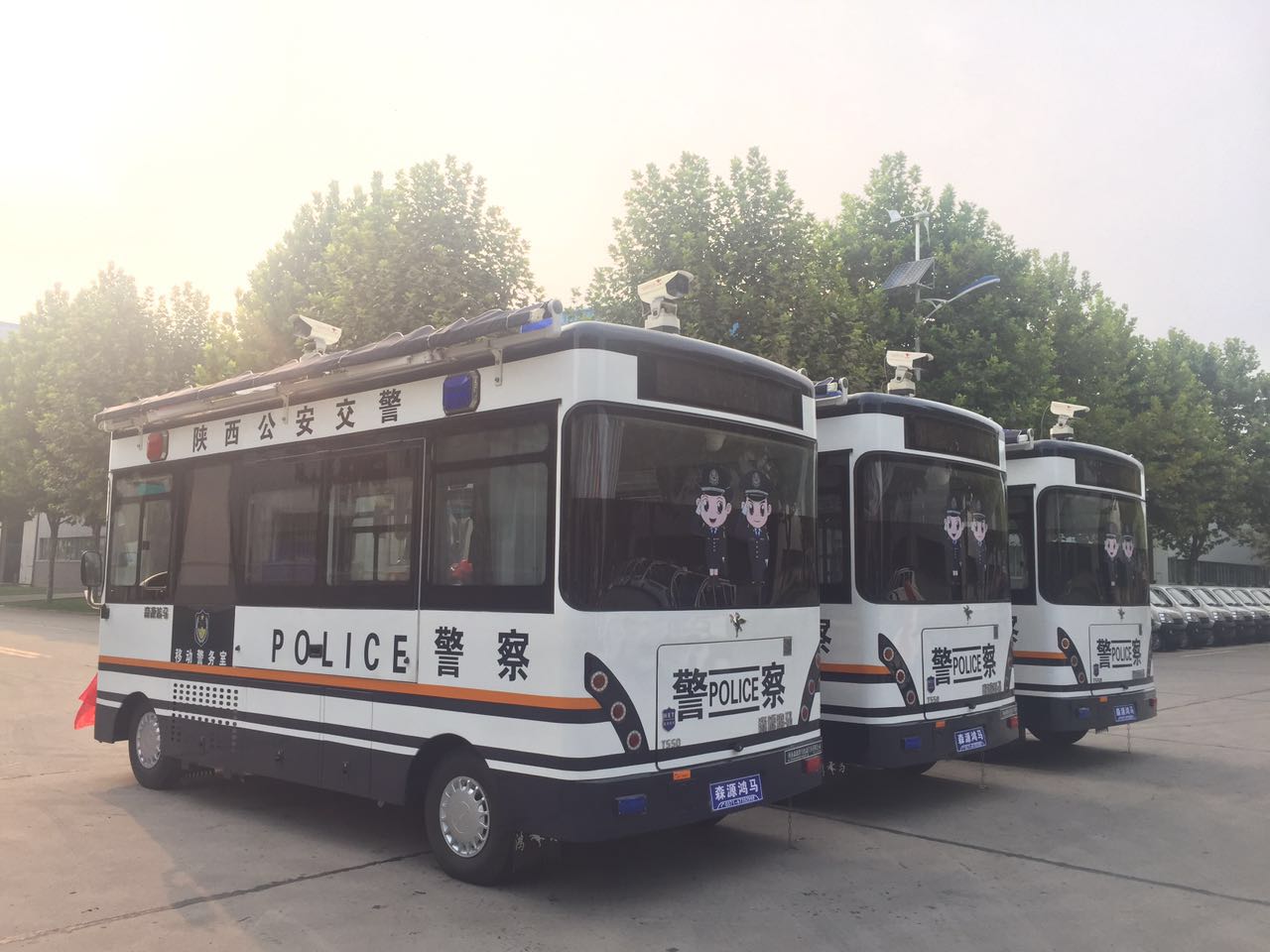 陜西公安廳采購的移動警務(wù)室發(fā)車(圖4)