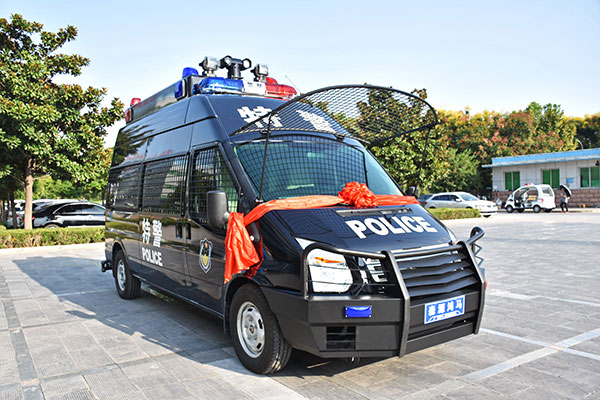 河南南陽市防暴運兵車發(fā)車(圖3)