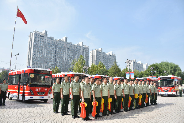 “消防宣傳戰(zhàn)士”整裝待發(fā)  焦作消防支隊(duì)舉行消防宣傳車發(fā)放儀式(圖8)