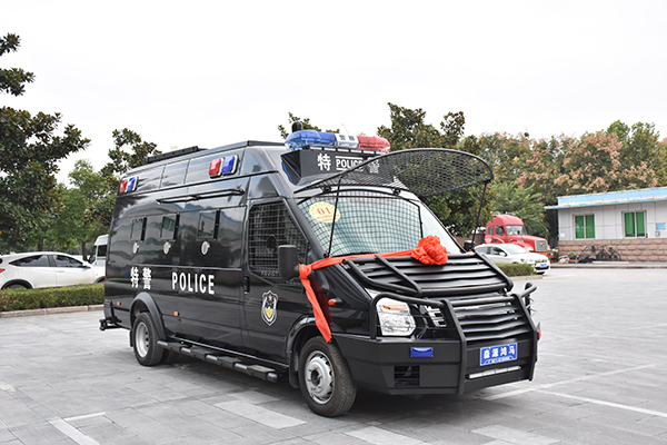 黑龍江集賢縣通過公安部警采中心采購輕型裝甲運(yùn)兵車(圖3)