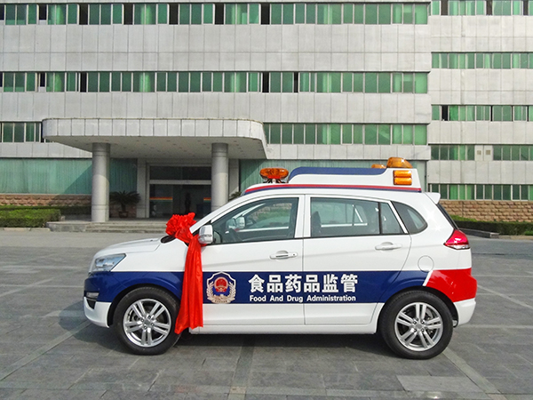 安徽阜陽(yáng)市食藥監(jiān)SUV電動(dòng)巡邏車發(fā)車    為基層執(zhí)法增添助力(圖3)