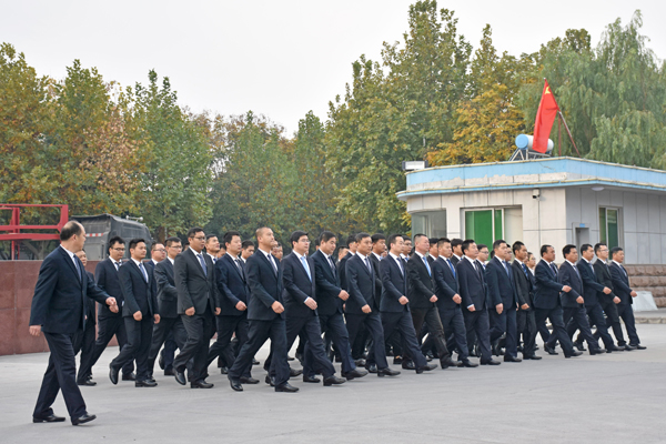 公司是船   我是船員   齊心協(xié)力   同舟共濟   決戰(zhàn)60天(圖2)