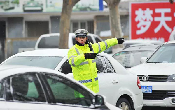 雪天路滑，行車多加小心(圖2)