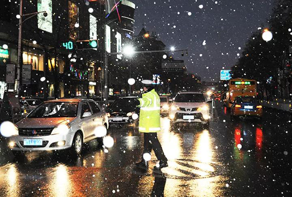 雪天路滑，行車多加小心(圖3)