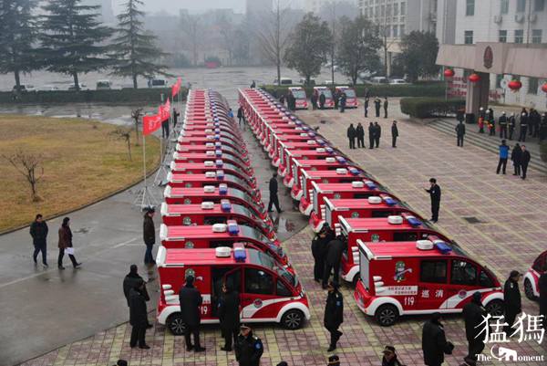 猛犸新聞“鄭州消防配置50臺消防巡邏車 可助巡防隊員撲救初期火災(zāi)”(圖3)