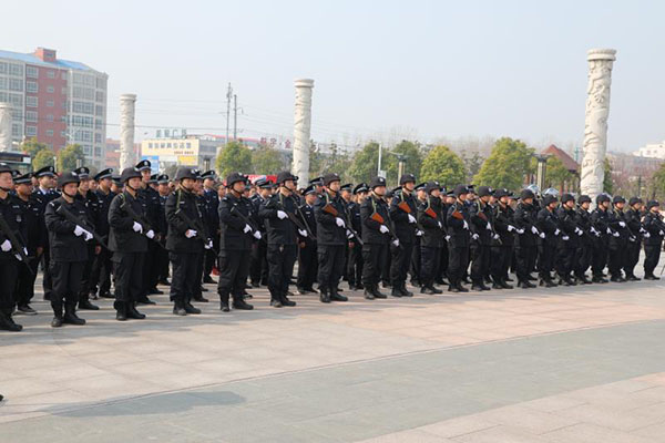 開封市尉氏縣舉行掃黑除惡誓師大會(huì)(圖2)