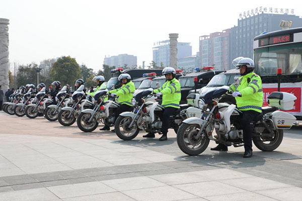 開封市尉氏縣舉行掃黑除惡誓師大會(huì)(圖8)