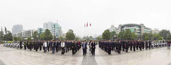 四川瀘縣駐村輔警喜添環(huán)保、實(shí)用新裝備，從此巡邏服務(wù)如虎添翼(圖10)