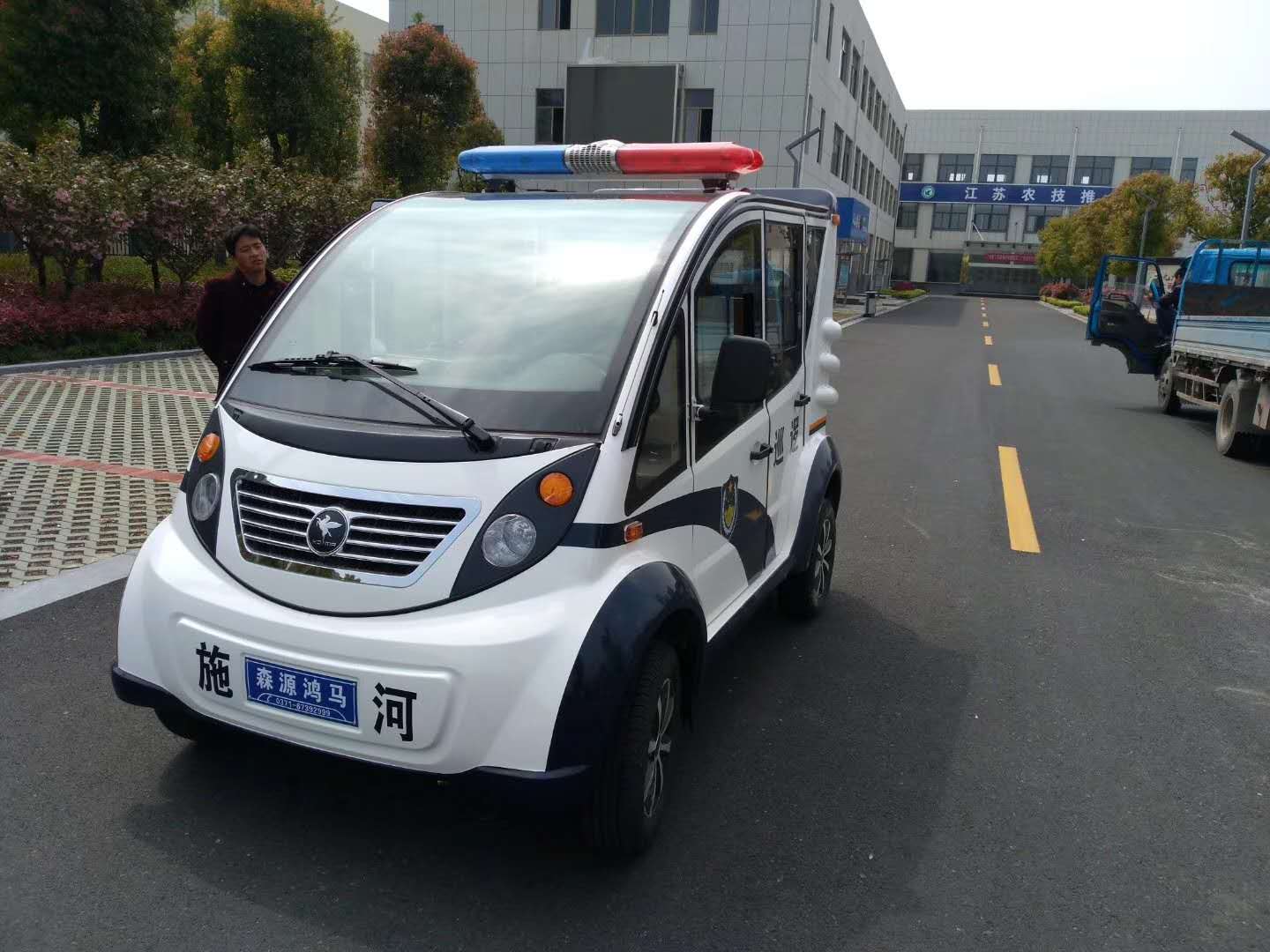 江蘇淮安市電動巡邏車上崗執(zhí)勤(圖1)