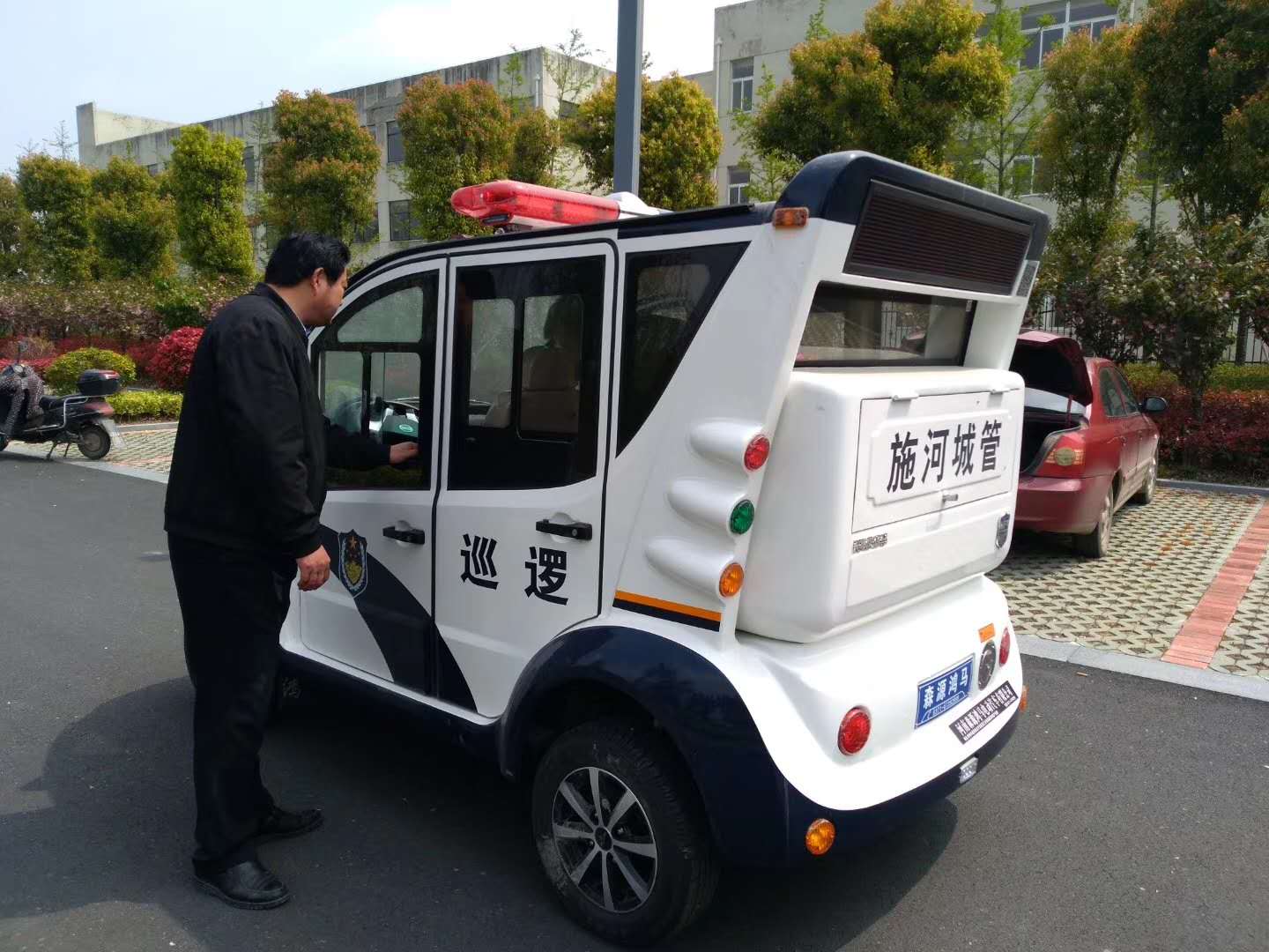 江蘇淮安市電動巡邏車上崗執(zhí)勤(圖2)