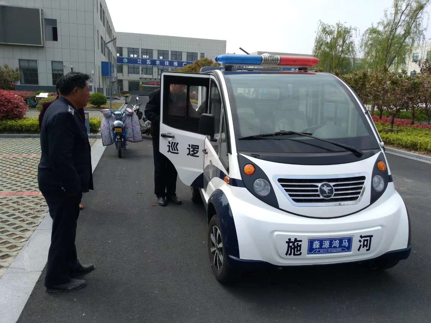 江蘇淮安市電動巡邏車上崗執(zhí)勤(圖3)