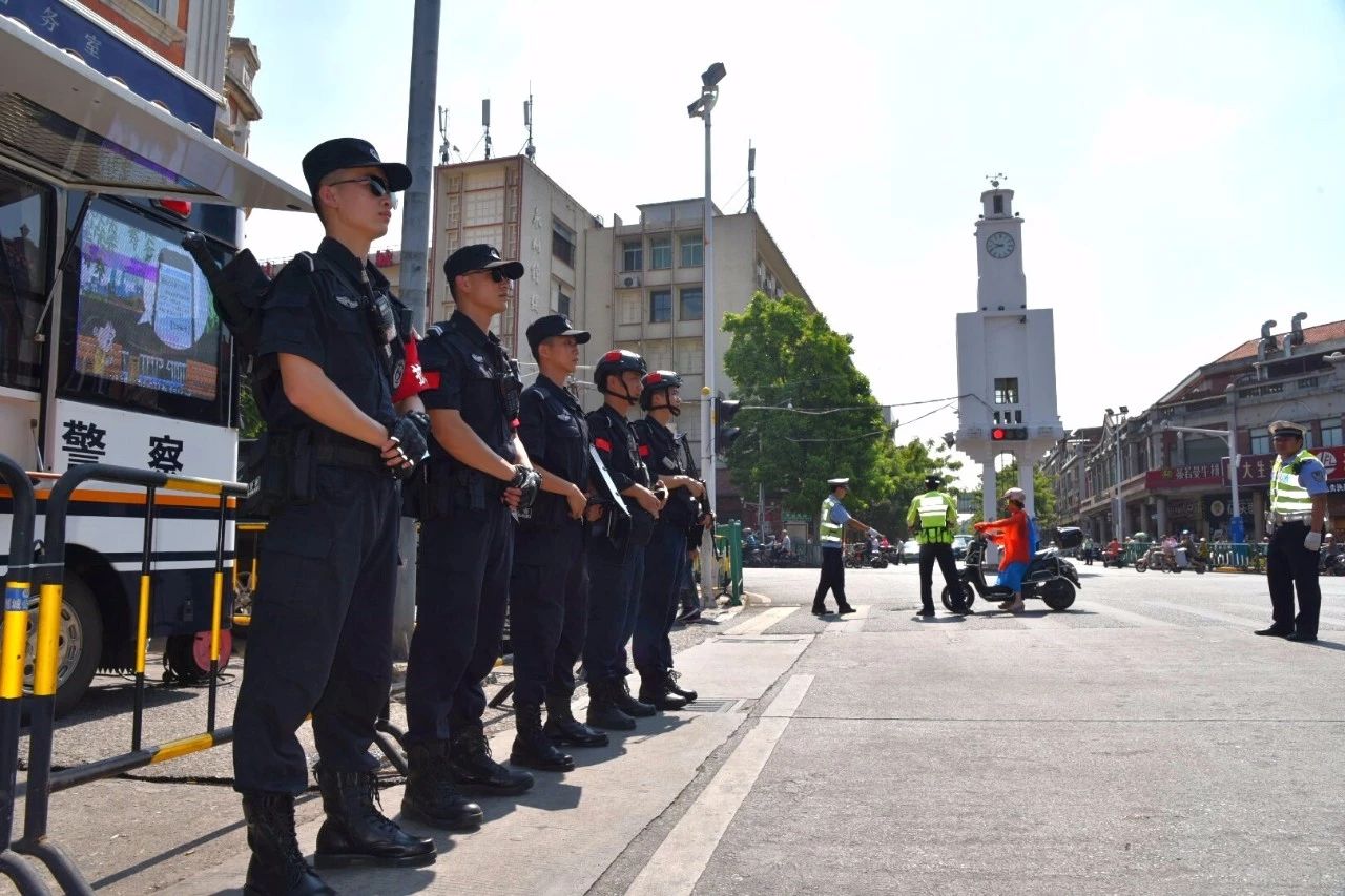 移動警務(wù)室助力鯉城公安分局圓滿完成泉州市第十六屆人民代表大會第三次會議(圖10)