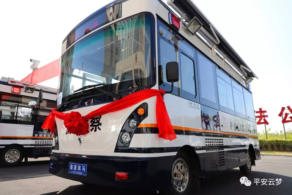 云夢公安舉行警用電動(dòng)巡邏車發(fā)放儀式，14輛新型警車裝備一線(圖2)