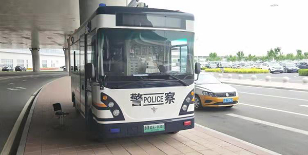 長春機場移動警務(wù)室上崗  警務(wù)服務(wù)再升級(圖3)