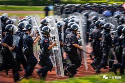 梅州公安亮劍沙場 全警實戰(zhàn)“夏季大練兵”(圖10)