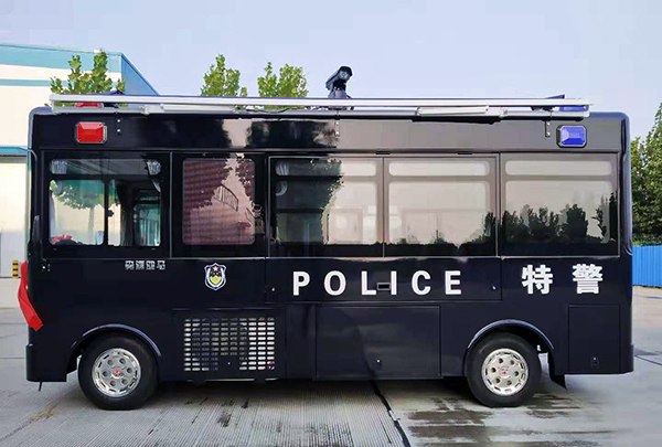 張家口市采購移動警務(wù)室：街面執(zhí)勤服務(wù)群眾(圖3)