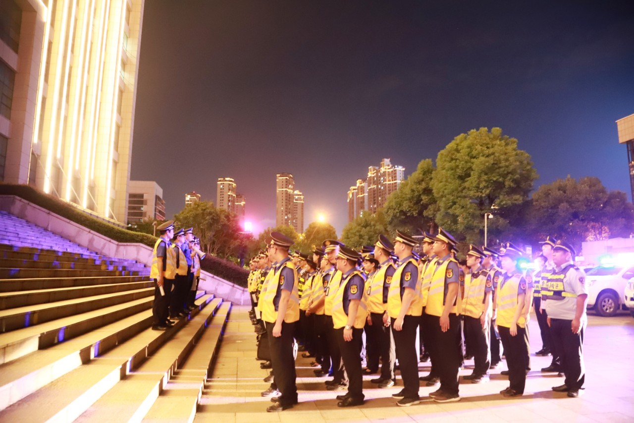 浙江溫州甌海區(qū)綜合行政執(zhí)法局全員集結上路，開展護航平安“零點行動”(圖2)