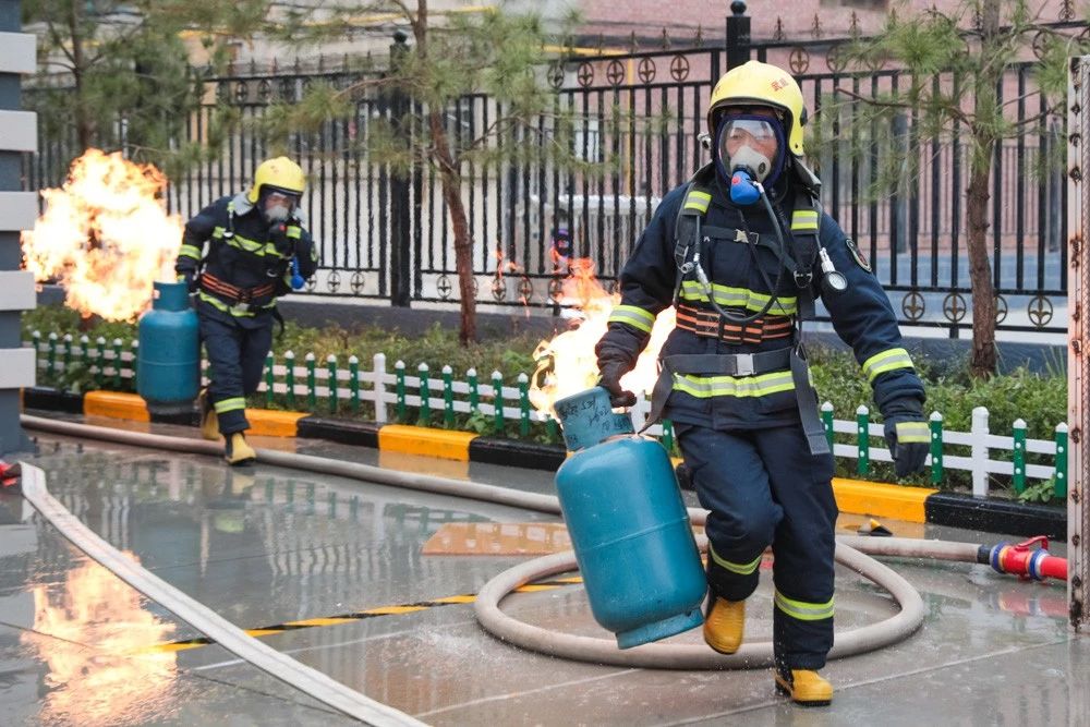 甘肅省消防救援總隊(duì)召開(kāi)全省政府專職消防隊(duì)伍建設(shè)管理暨戰(zhàn)勤保障建設(shè)現(xiàn)場(chǎng)會(huì)(圖9)