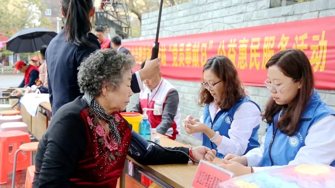 【民生you我 幸福黃島】社會治理流動工作站開展“黨員奉獻日”公益惠民服務(圖3)