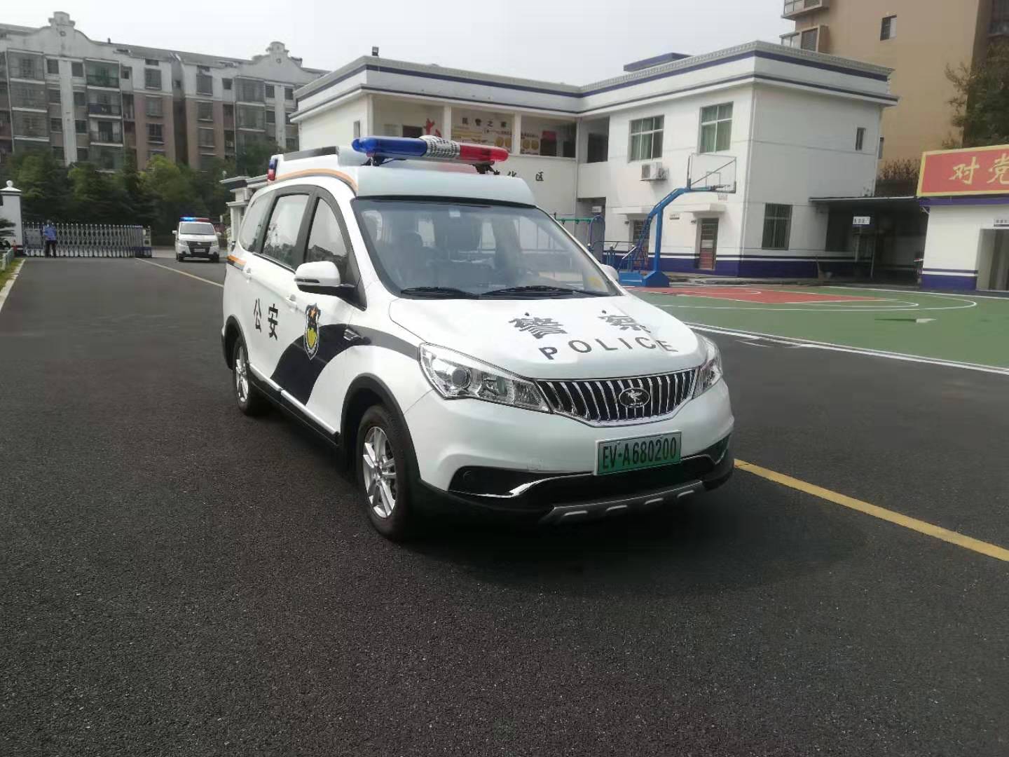 江西泰和縣電動巡邏車上崗執(zhí)勤(圖1)