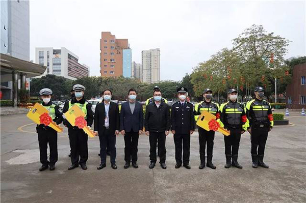 讓戰(zhàn)“疫”民警有個“家”！南海一批移動警務(wù)車投入使用(圖6)