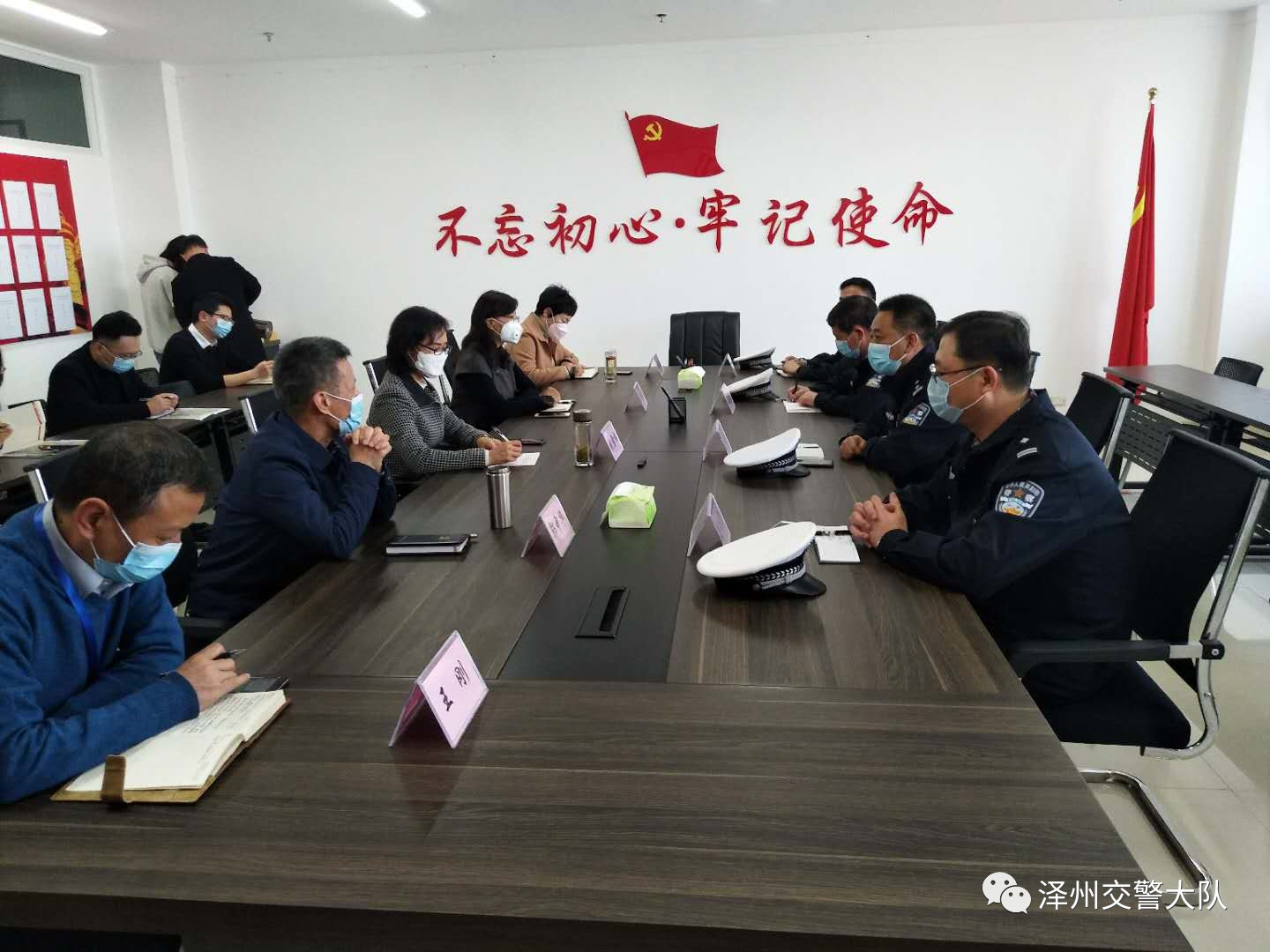 澤州交警：防疫路上不停歇，移動警務室平臺當好“護航員”！(圖6)