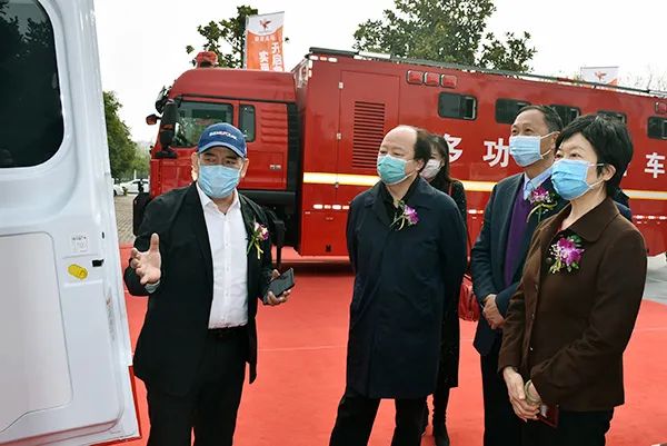 水木大講堂開講暨森源鴻馬5G負壓救護車下線揭幕儀式隆重舉行(圖16)