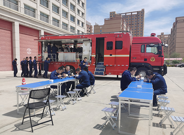 甘肅張掖：飲食保障車正式“入伍” 戰(zhàn)勤保障新裝備催生戰(zhàn)斗力(圖9)