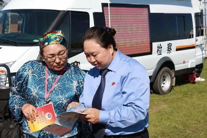 檢察移動方艙首次亮相  助力鄂溫克檢察院“送法進(jìn)家室，法治助履職”(圖6)