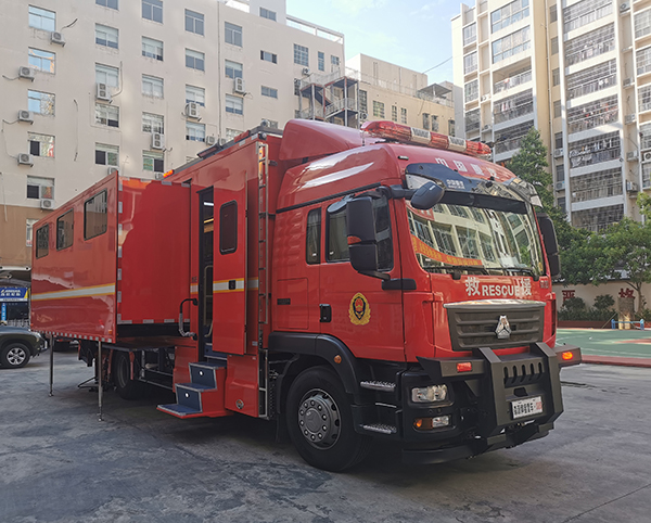 廣東河源市多功能宿營(yíng)車列裝上崗(圖1)