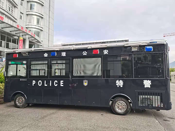 四川涼山8米移動警務(wù)平臺上崗執(zhí)勤(圖4)