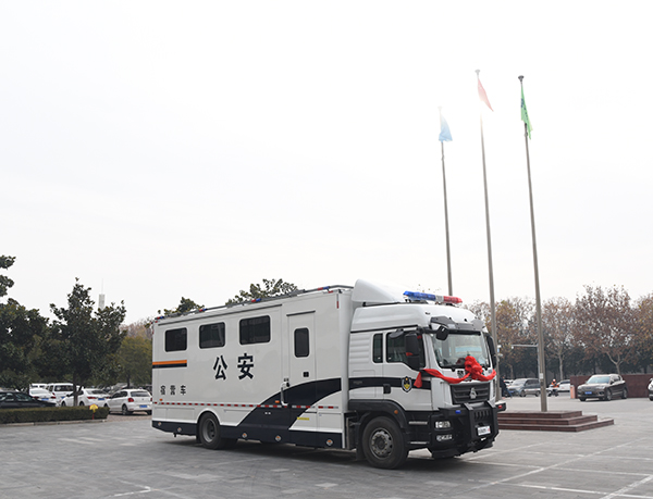 西安采購多功能宿營車——裝備移動的多功能宿舍(圖2)