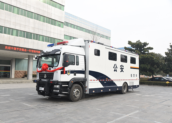 西安采購多功能宿營車——裝備移動的多功能宿舍(圖3)