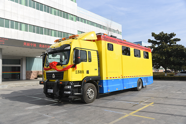 江蘇采購多功能宿營車(圖2)