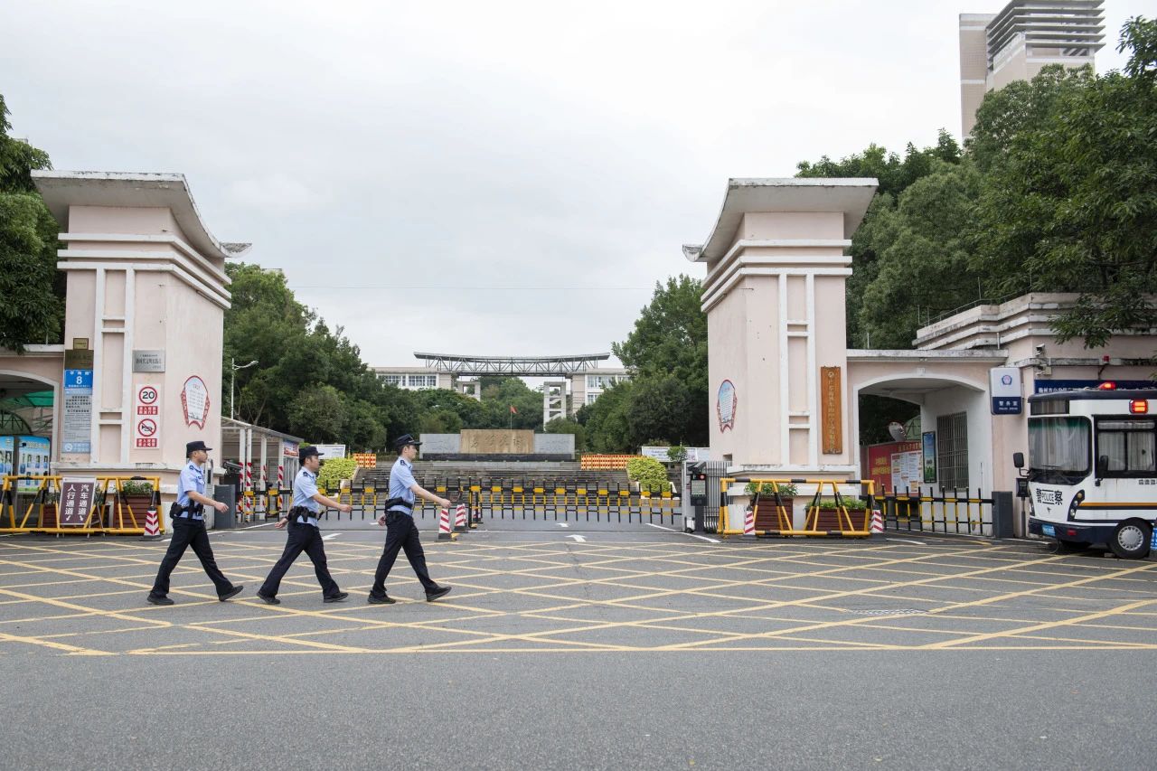 移動警務室為夢護航，助力梅州公安開展高考前社會治安集中清查行動(圖1)