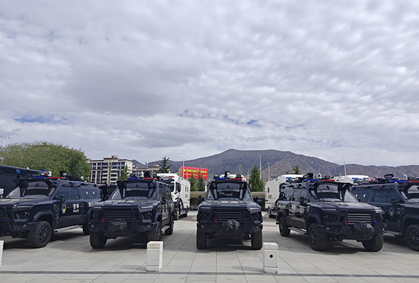 高原特警戰(zhàn)士再添新利器！森源鴻馬裝甲車、布障車、水炮車入伍西藏！(圖3)