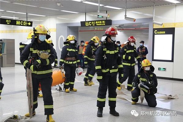 鄭州航空港支隊開展多種形式低溫雨雪冰凍災(zāi)害救援拉動演練(圖7)