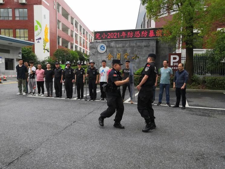 南岳公安分局旅游警察大隊(duì)：鐵肩擔(dān)道義，赤心鑄警魂(圖3)