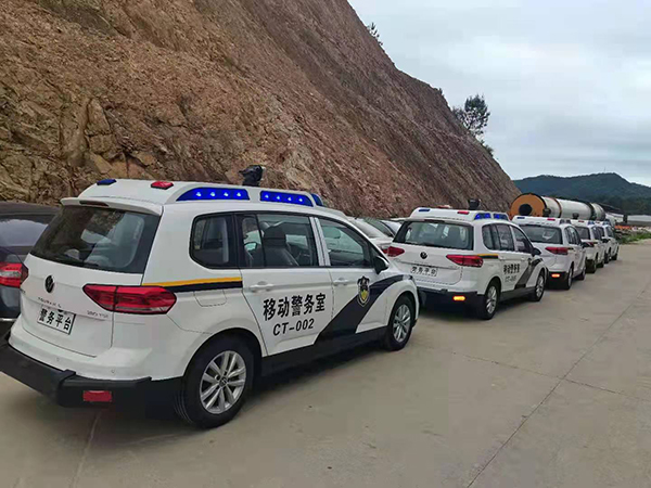 福建龍巖市多功能移動警務(wù)平臺上崗(圖2)