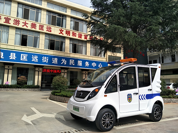 云南省宜良縣電動(dòng)執(zhí)法車上崗(圖3)