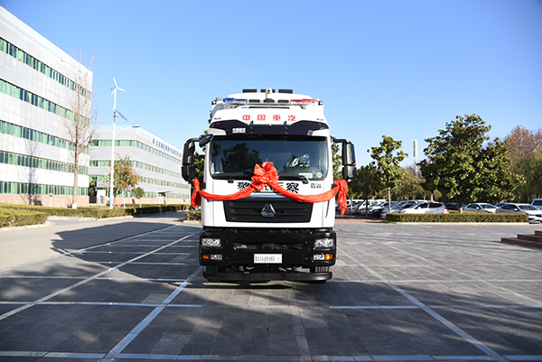 河南開封市移動通信指揮車發(fā)車——打造智慧警務平臺 助推智慧警務建設(圖1)