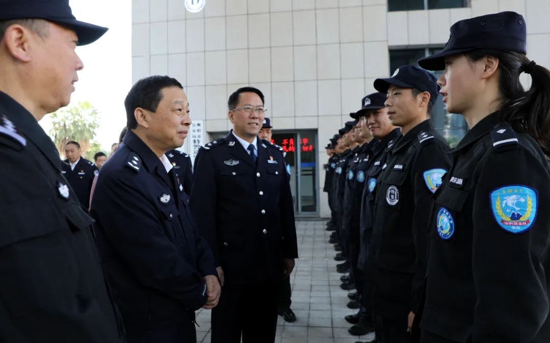 湖南省公安廳黨委委員、副廳長譚學(xué)軍同志到衡陽督導(dǎo)調(diào)研公安工作(圖5)