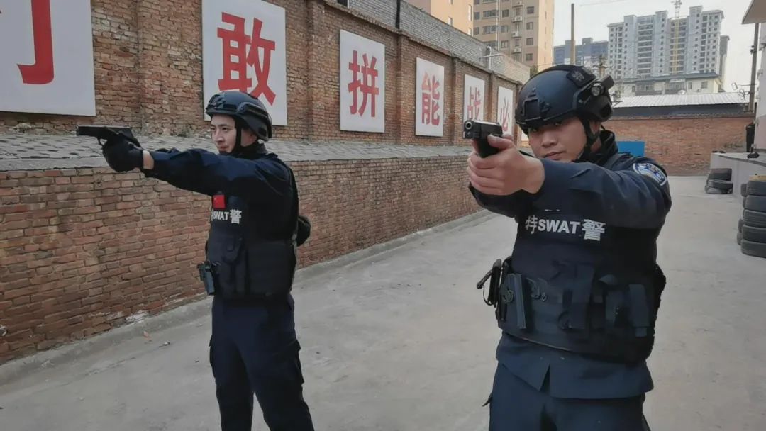 以警為令！巡特警的“十二時辰”(圖5)