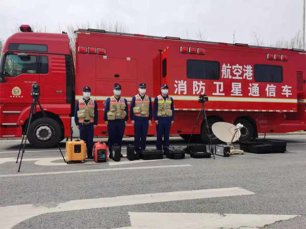 鄭州航空港組織開展防汛救災(zāi)應(yīng)急通信實(shí)戰(zhàn)拉動演練—衛(wèi)星通信車擔(dān)綱重任(圖4)