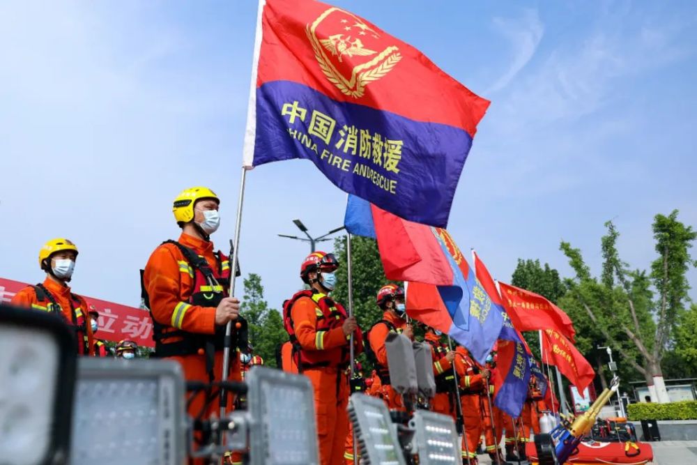 河南舉行應(yīng)對特大洪澇災(zāi)害綜合演練——鴻馬智能化模塊指揮方艙擔(dān)綱重任(圖6)