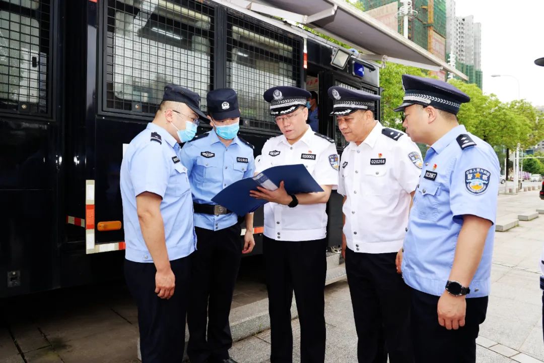 平安衡陽(yáng)：端午安康 “警察藍(lán)”為您傾情守護(hù)！(圖2)