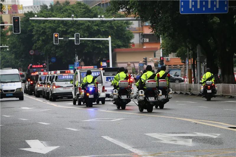 【護航高考】你們乘風(fēng)破浪  我們保駕護航(圖1)