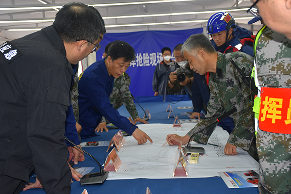 森源鴻馬智能指揮方艙圓滿完成長春新立城水庫防汛搶險(xiǎn)應(yīng)急演練(圖8)